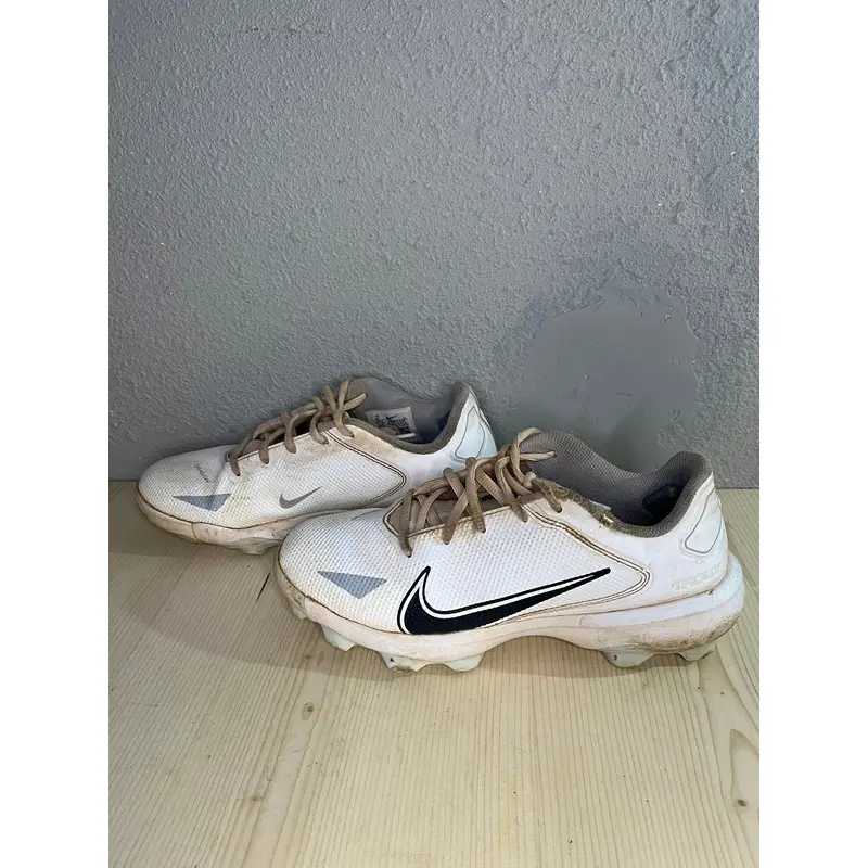 Used Nike Trout Baseball Cleats 6Y White  (A R6 S1 L2)