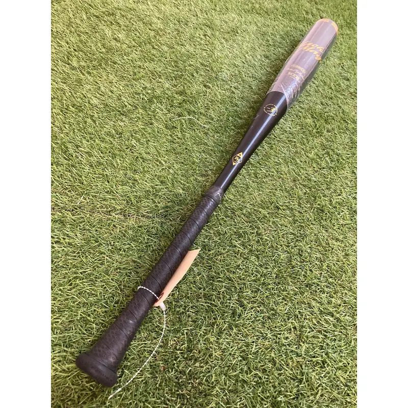 2023 Easton Black Magic Alloy Bat BBCOR Certified (-3) Alloy 30 oz 33" (Used)