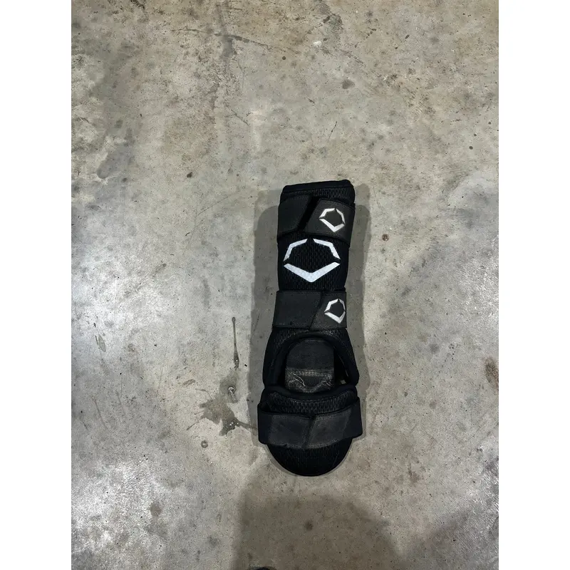 Black Junior EvoShield Leg guard Shin Guards (Used)