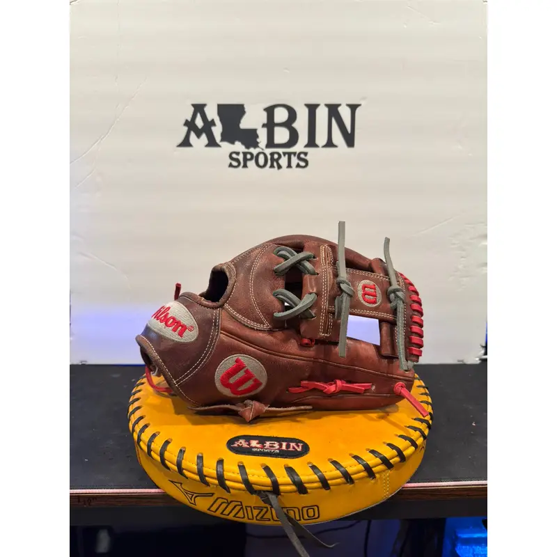 Wilson A2000 1786 RH Infield Baseball Glove 11.75" (Used)