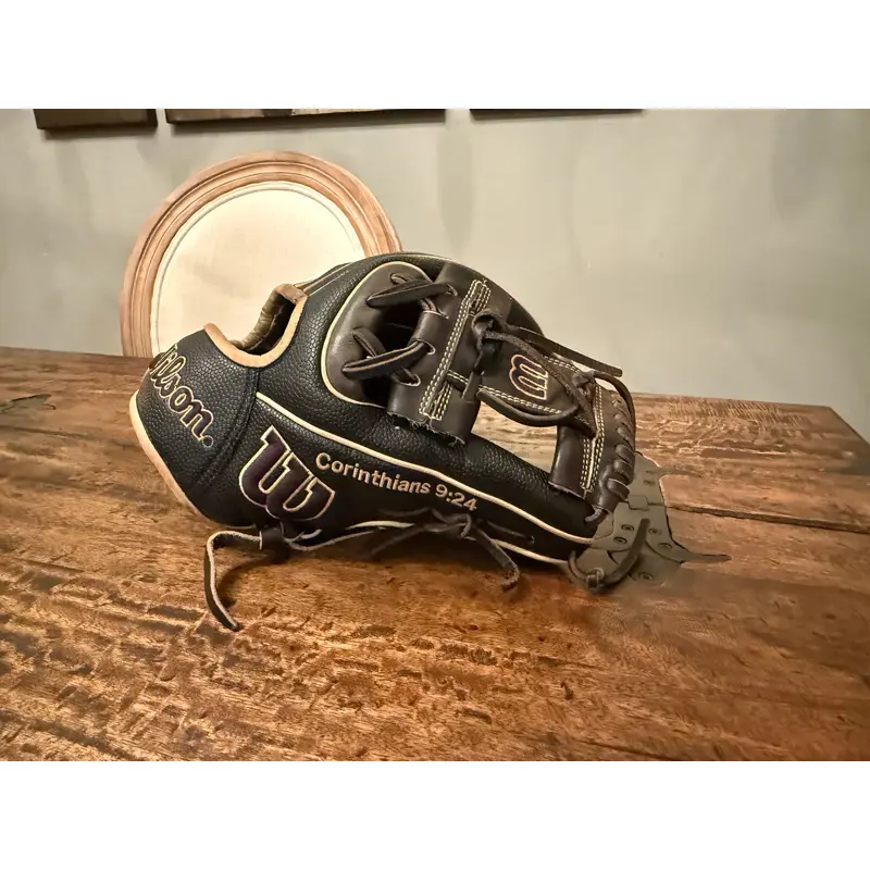 2024 Wilson RH Infield A2000 Baseball Glove 11.5" (Used)