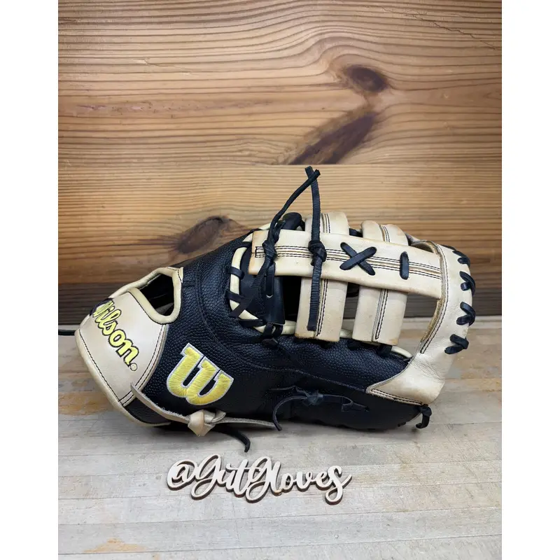 Wilson 12.5 A2000 1679 First Base Mitt