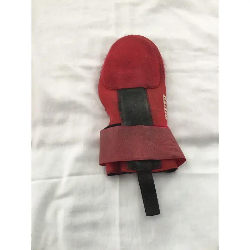 Benik Professional Baseball Sliding Mitt Used Red