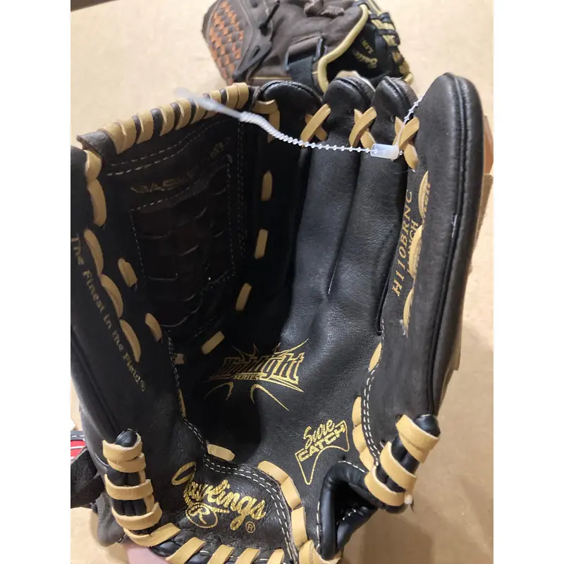 Rawlings Highlight Series Right Hand Throw Baseball Glove 11" (Used)