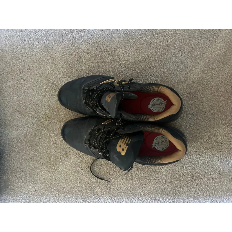 Men's Adult Size M 12.0 (W 13.0) New Balance Cleats (Used)