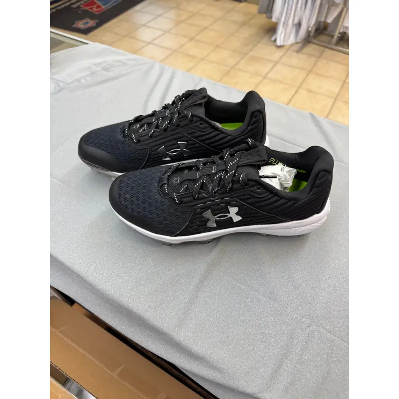 Under Armour Metal Baseball Cleats - Size 7