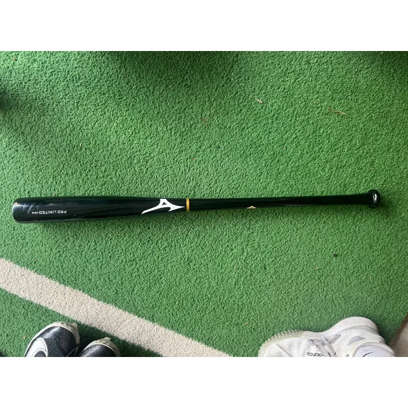 2025 Mizuno MZM271 Maple BBCOR Certified Bat (-3)  31 oz 34" (New)