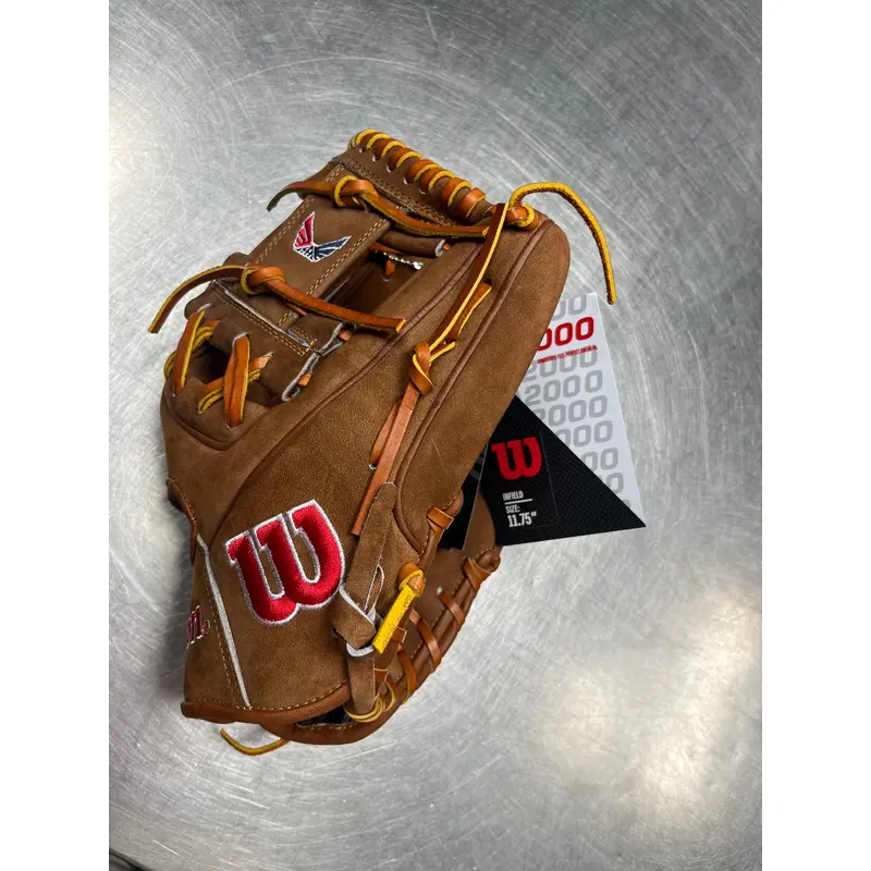 Wilson Infield A2000 Baseball Glove 11.75"