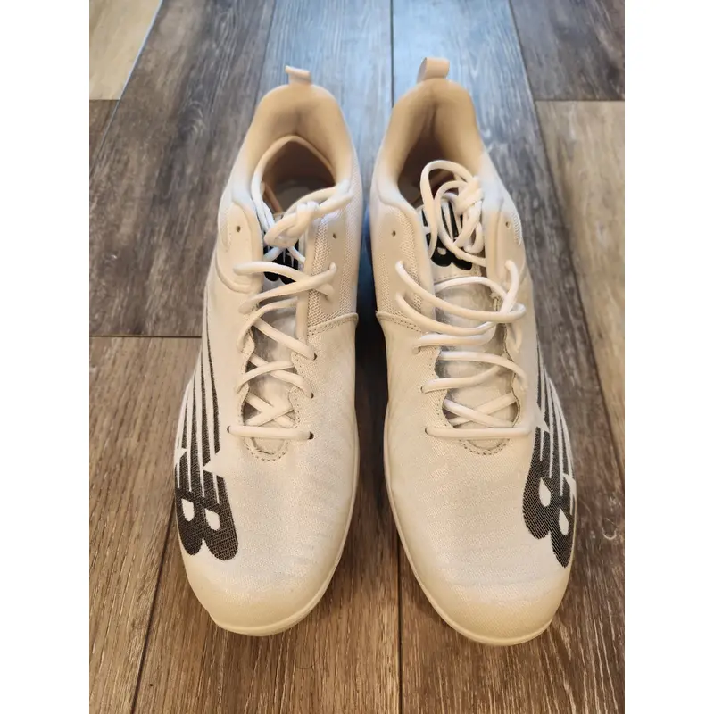 White Men's Size M 14.0 (W 15.0) Adult New Balance Low Top Molded Cleats (New)