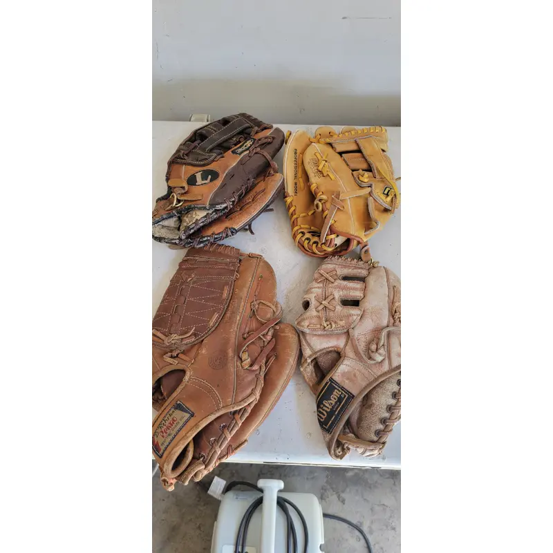 4 baseball gloves bundle (Used)