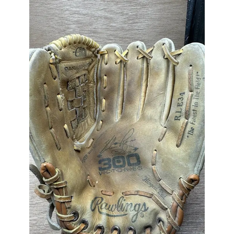 Vintage 1990 Rawlings RLE34 Nolan Ryan Baseball Glove Mitt RHT 300 Victories