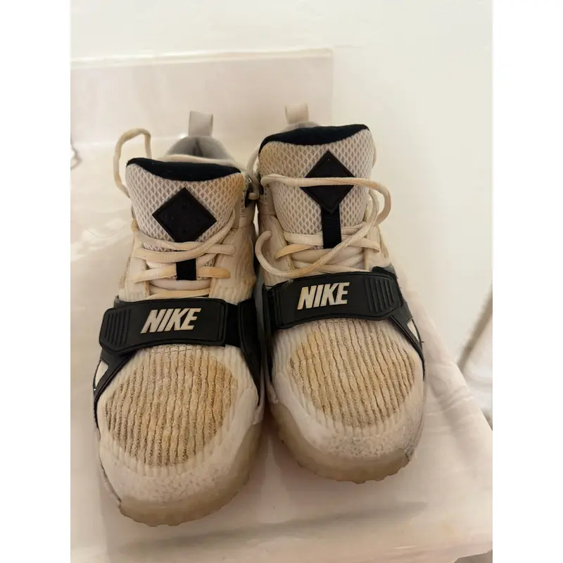 White Unisex Adult Size M 8.5 (W 9.5) Nike Air Zoom LJ Elite Shoes (Used)