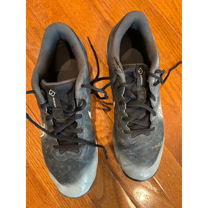 Nike baseball cleats Size 7.5