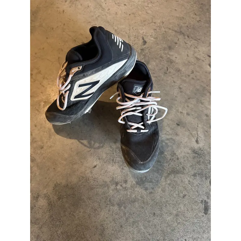 Black Men's Size M 10.0 (W 11.0) Adult New Balance Low Top Metal 3000v4 (Used)