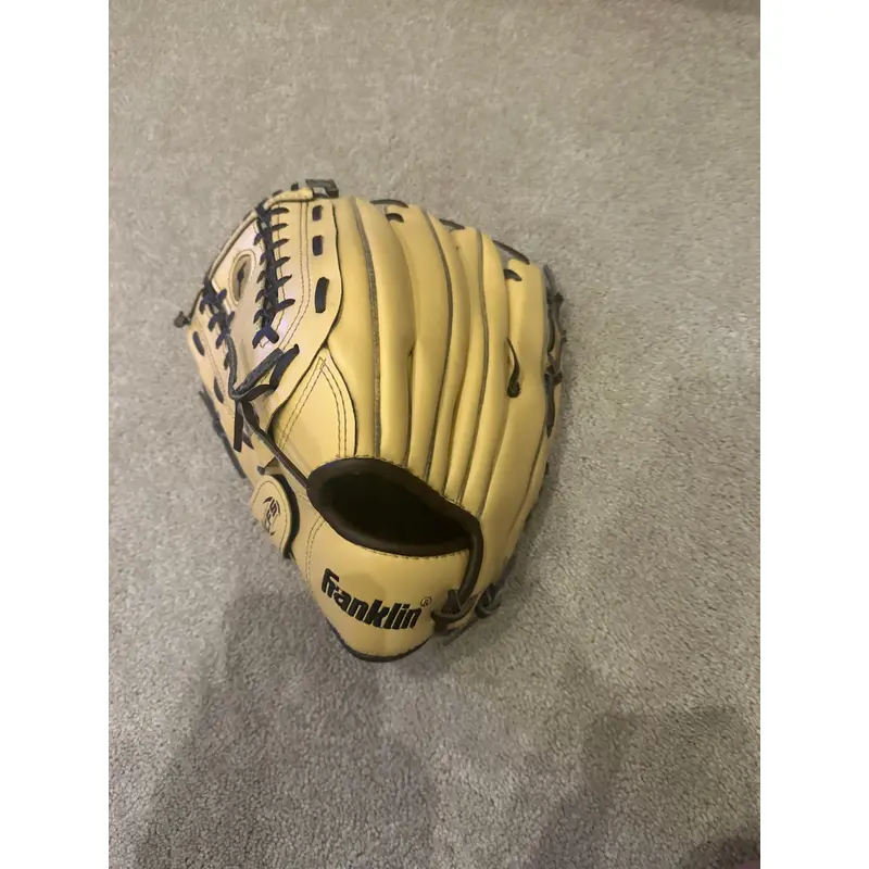 Franklin outfielder glove
