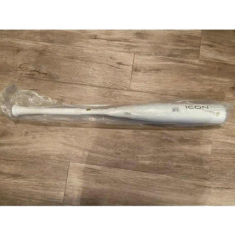 Brand new 2024 Rawling Icon Bat 30/25 Rolled And Ready