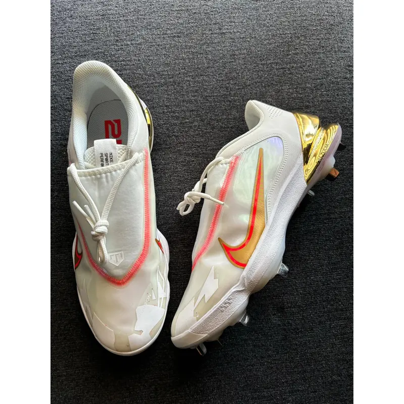 Nike Force Zoom Trout 8 Pro Playoff Pack White/Gold Metal Baseball Cleats Size 12