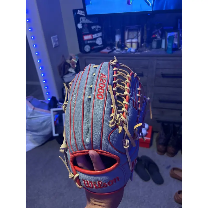 Outfield RH Wilson A2000 OT7 Baseball Glove 12.75" (Used)