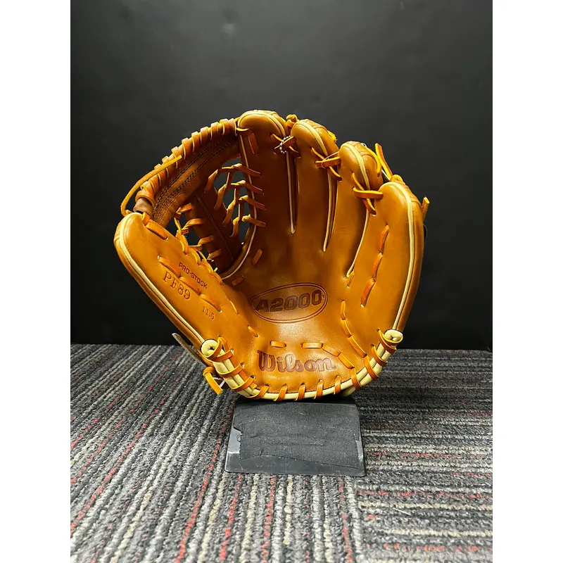 New Wilson RHT PF89 11.5" A2000 Baseball Glove