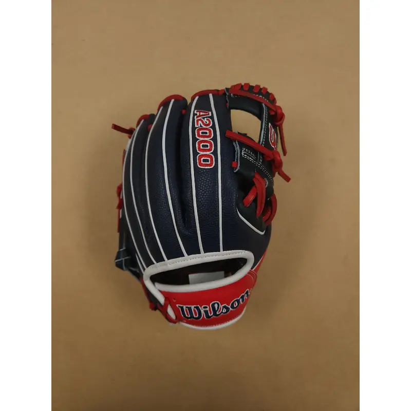 New Wilson July 2024 GOTM Right Hand Throw Infield A2000 Baseball Glove 11.5"