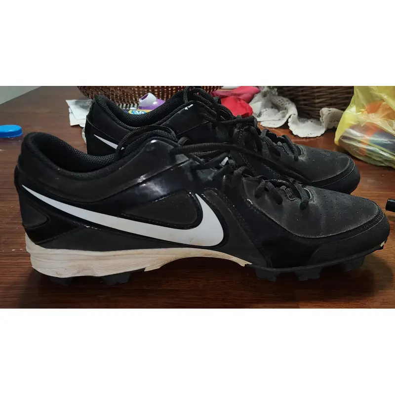 Black Used Size 11 (Women's 12) Adult Men's Nike Low Top Molded Cleats
