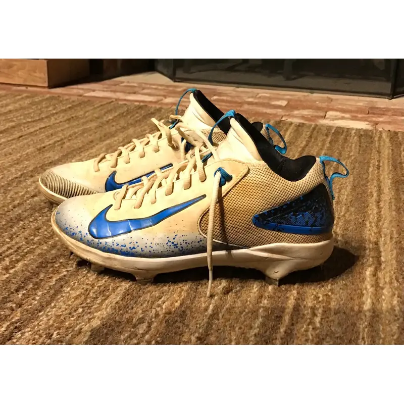 White Used Size 8.0 (Women's 9.0) Adult Men's Nike Low Top Metal