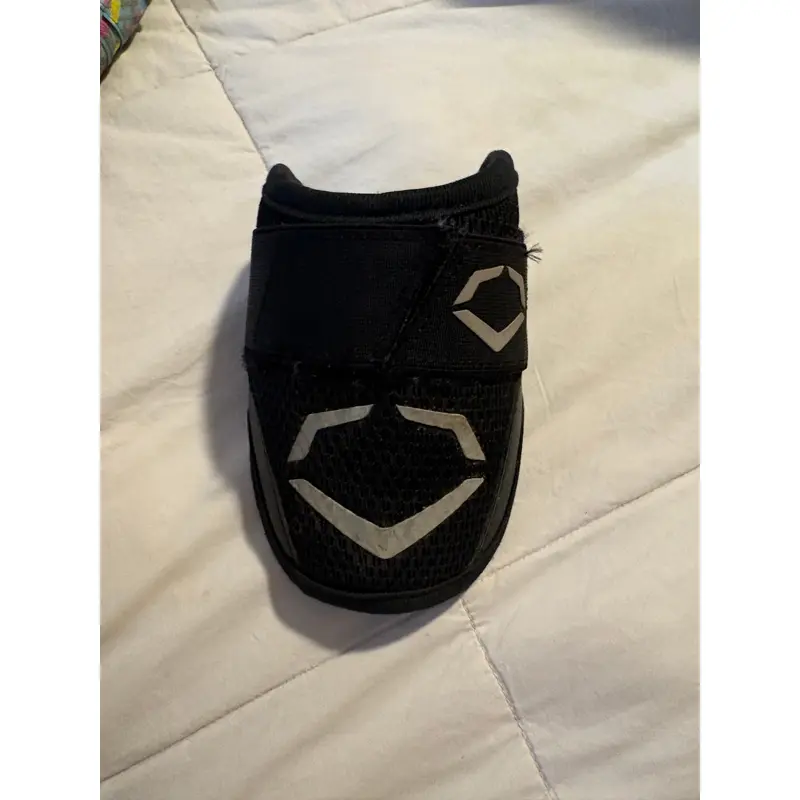 Black Junior EvoShield Elbow Protection (Used)