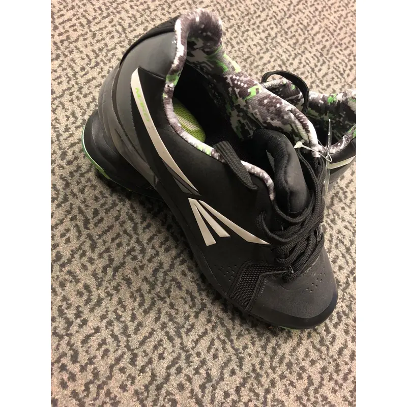 Black Easton Size 7.0 (Women's 8.0) Easton Metal