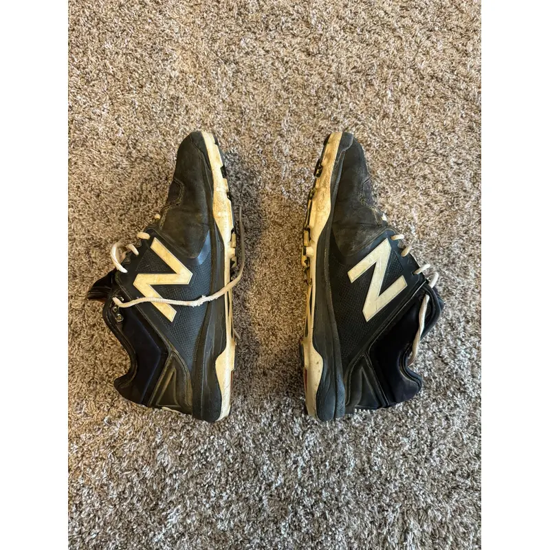 New Balance Baseball Cleats Size 10