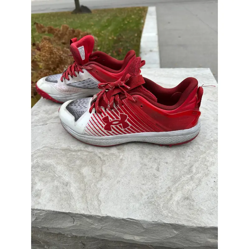 Under Armor Yard Turf baseball turf shoes - size 9