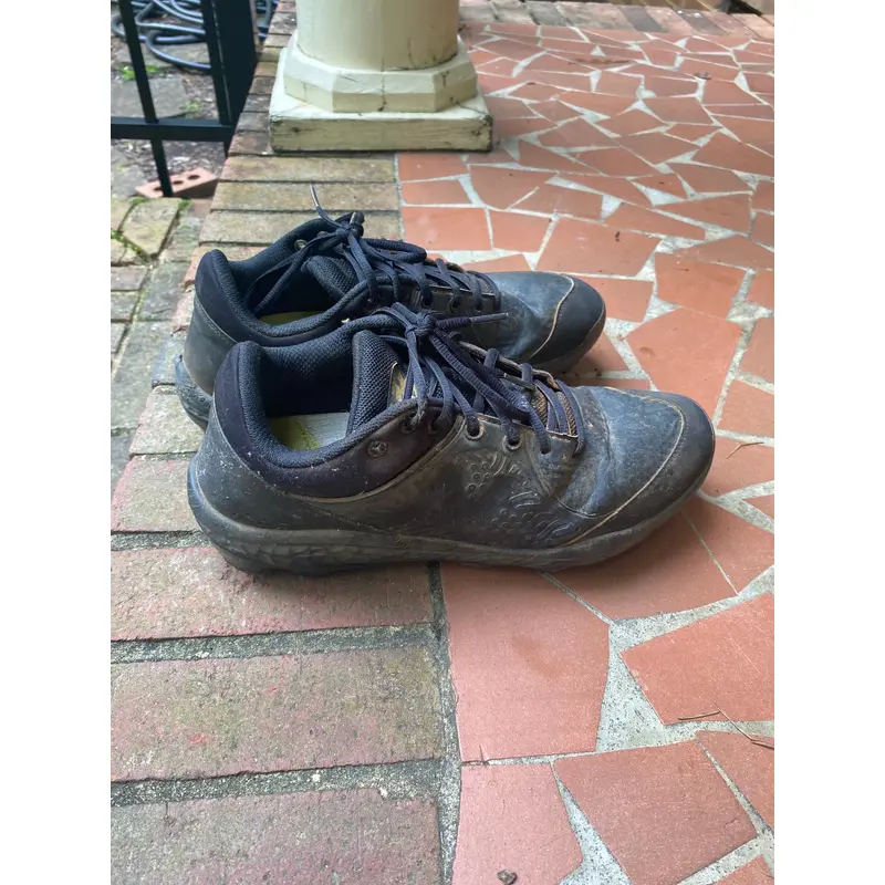 Black Used Men's Low Top Molded Cleats 3000v4