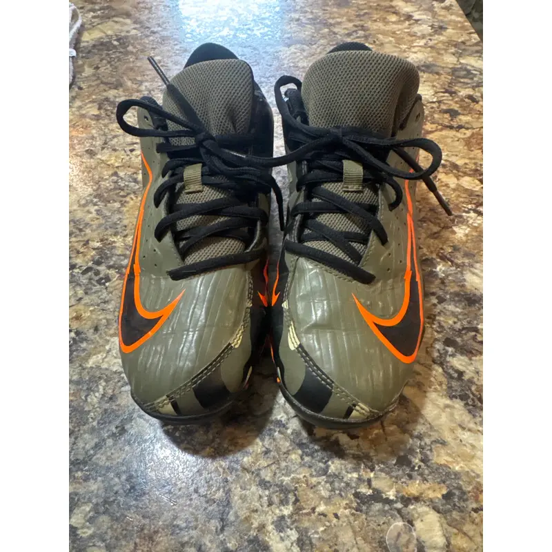 Green Kid's Youth 6y Nike Low Top Vapor UltraFly Elite 4 Molded Cleats (Used)