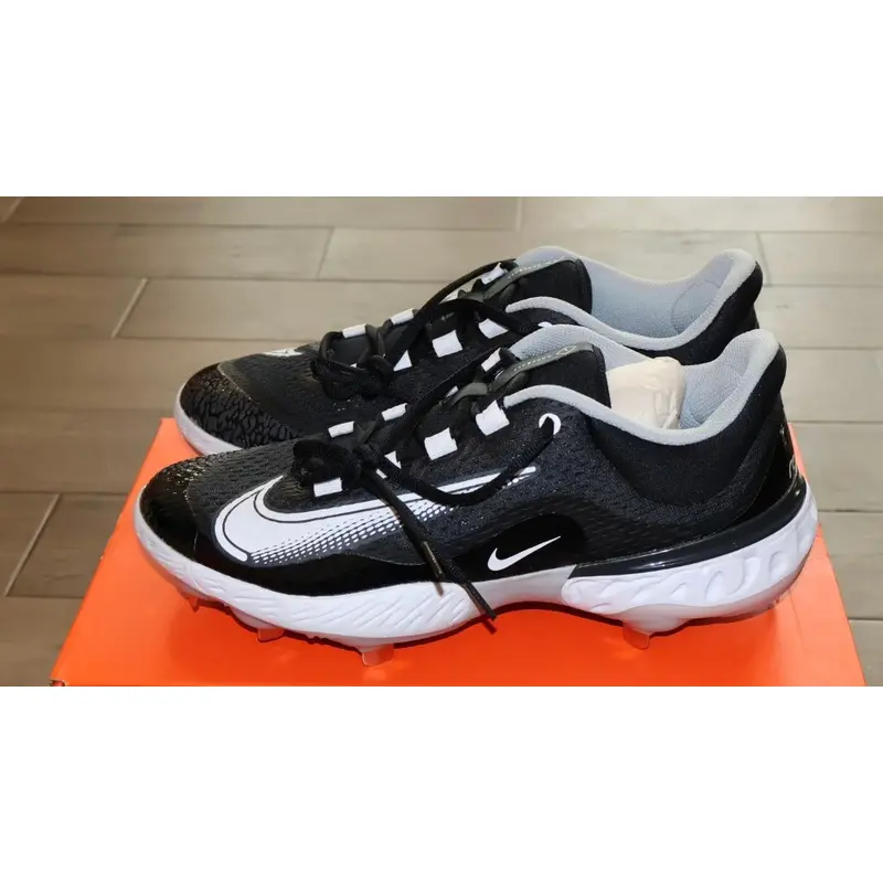 Size 10 Mens Nike Alpha Huarache Elite 4 Low Metal Baseball Cleats White Black