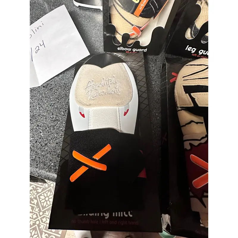 Absolutely ridiculous Slidding Mitt