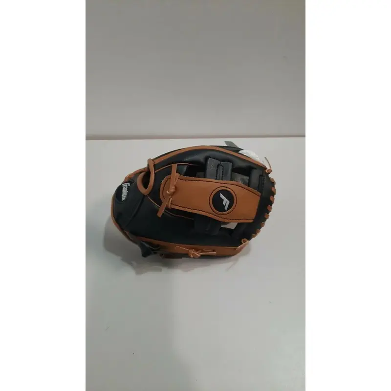 Franklin Baseball Mitt size 9.5 In left hand right hand throw with ball NEW