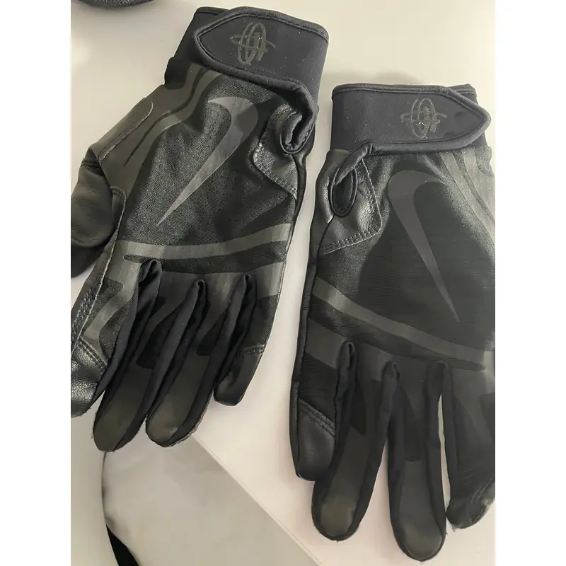 Medium Nike Huarache Elite Batting Gloves (Used)