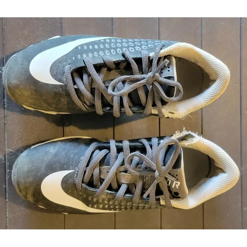 Black Used Kid's Size 2.5 Nike Baseball Cleats