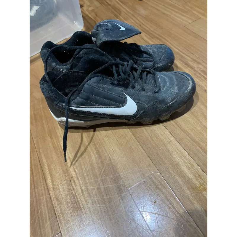 Nike Baseball Cleats-Size 8