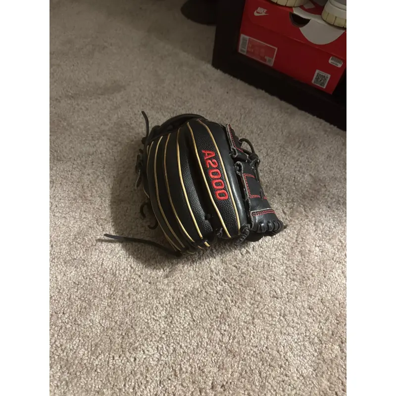 Used Left Hand Throw 11.75" A2000 Baseball Glove