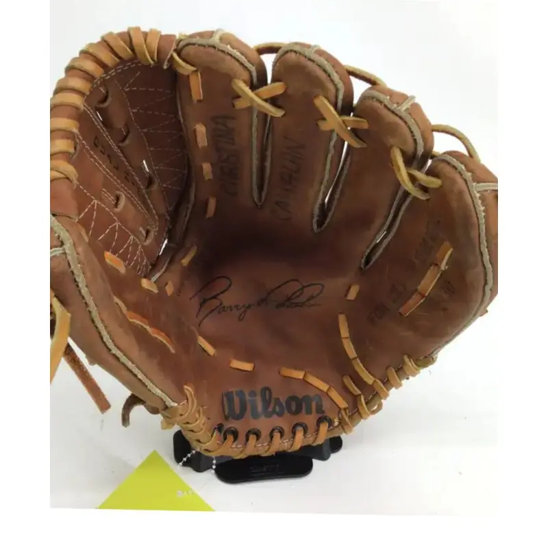 Wilson Right Hand Throw Infield Baseball Glove 11" (Used)