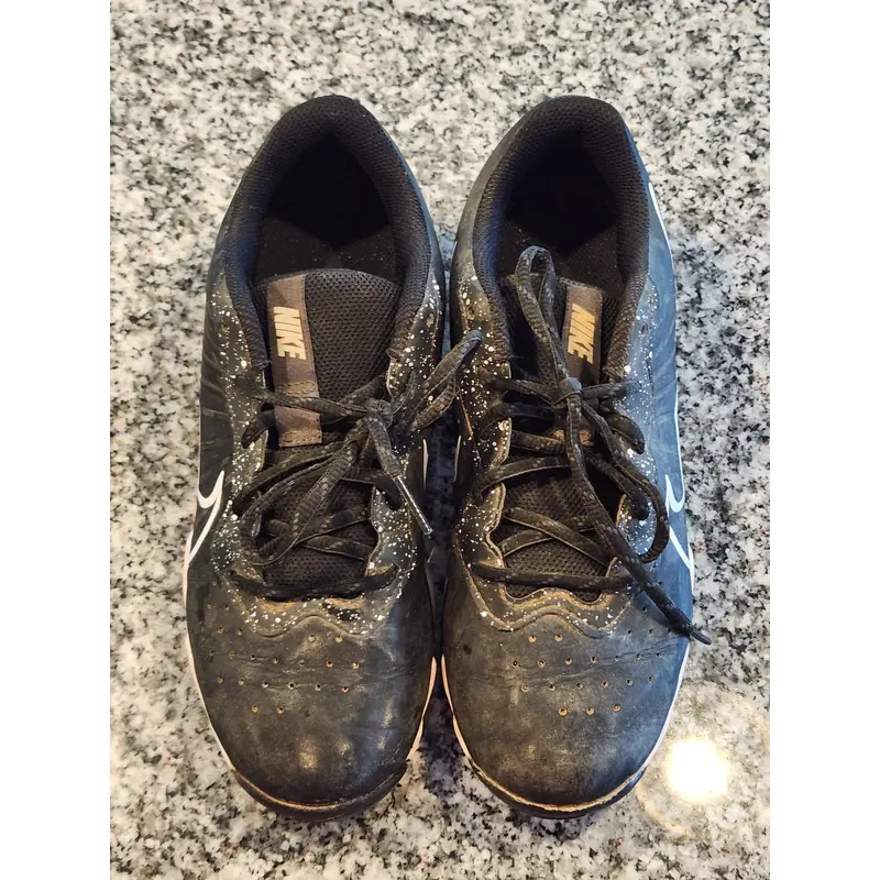 Black Kid's Youth Nike Low Top Molded Cleats (Used)