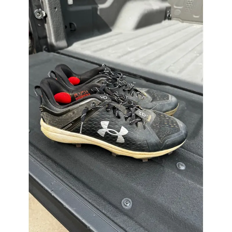 Used Under Armour Yard Metal Spikes Size 10