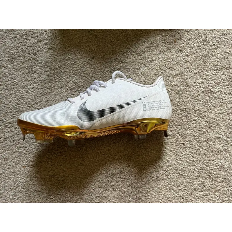 White Men's Size M 8.5 (W 9.5) Adult Nike Vapor Ultrafly 3 Low Top Metal (Used)