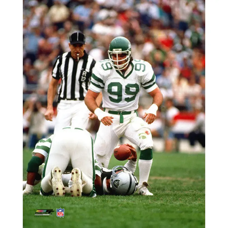 Mark Gastineau "Classic Tackle" (1985) New York Jets Premium Poster Print - Photofile Inc.