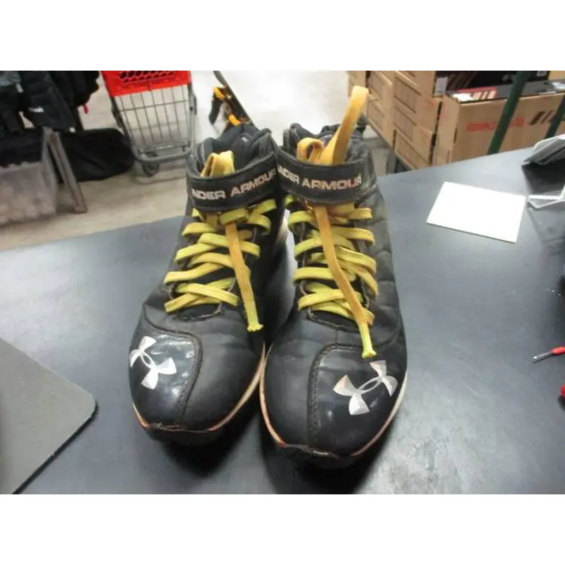 Used Under Armour Football Cleats Size 3.5