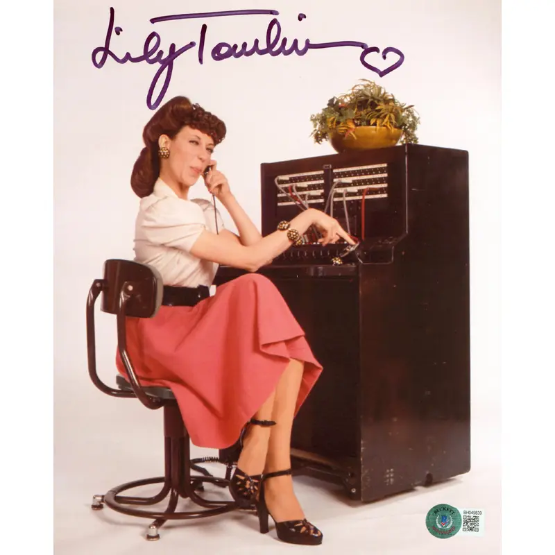 Lily Tomlin Rowan & Martin's Laugh-In Authentic Signed 8x10 Photo BAS #BH049839