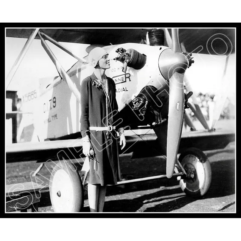 1932 Amelia Earhart 8X10 Photo - 2747