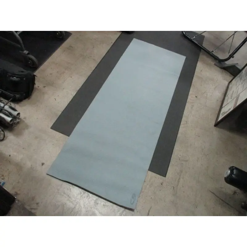 Used 67" Gray Yoga Mat