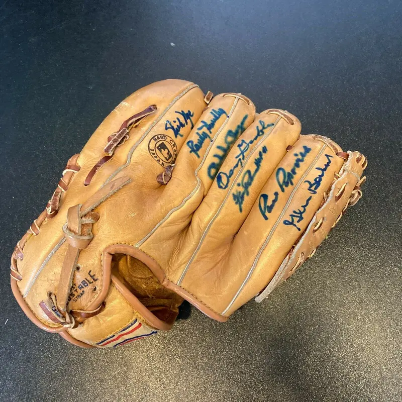 1969 Chicago Cubs Team Signed Vintage 1960's Baseball Glove JSA COA