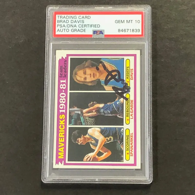 1980-81 Topps #48 Brad Davis Signed Card AUTO PSA Slabbed Mavericks